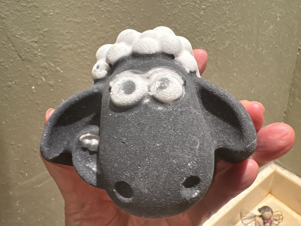 Sean the Sheep bath bomb from Lush