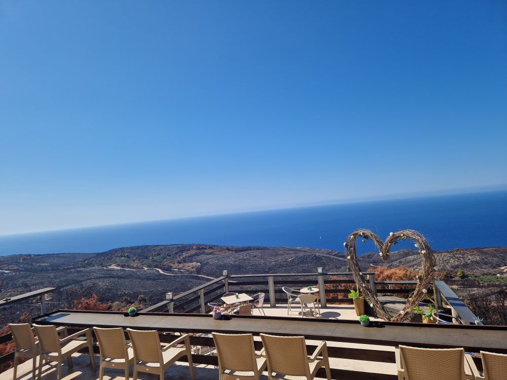 Widok z Agalas Sunset Point na morze