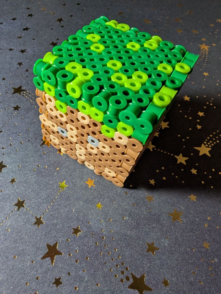 Minecraft dirt cube/3D