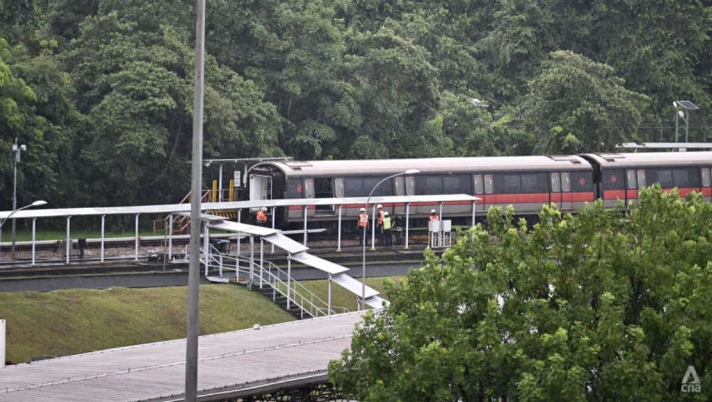 East-West Line disruption: No train services from Jurong East to Buona Vista on Sep 30, new cracks found along tracks