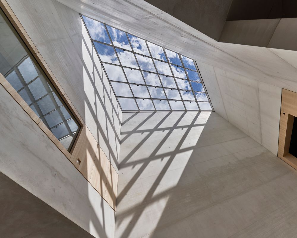 Atrium im Lichtbau des Jüdischen Museums Frankfurt