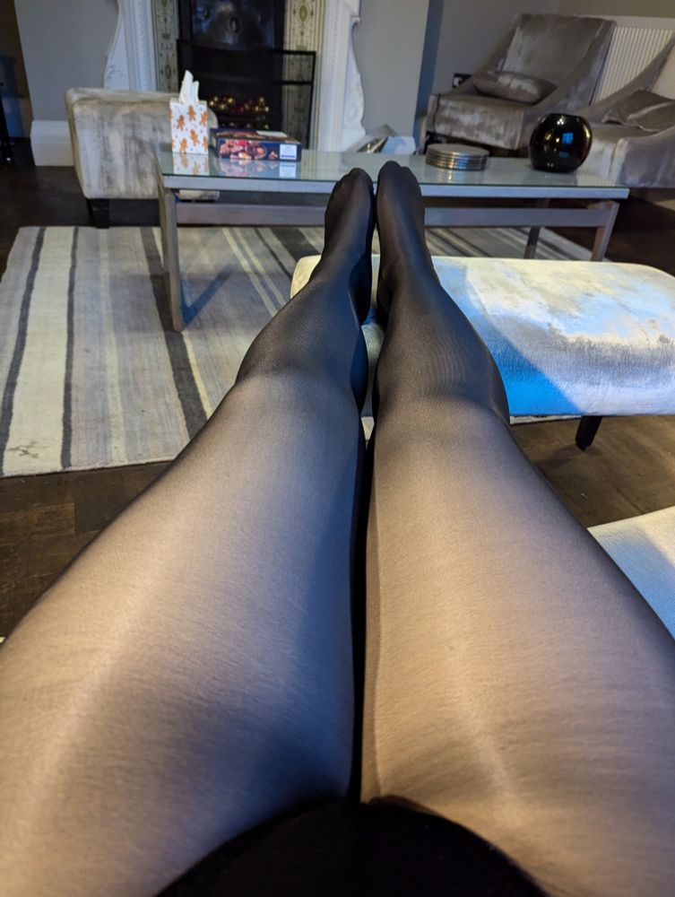 Scarlett's legs in tights