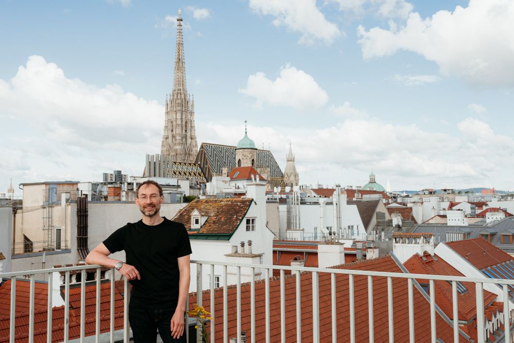 Michael Bronstein in Vienna, St. Stephen's Cathedral in the back (c) Natascha Unkart