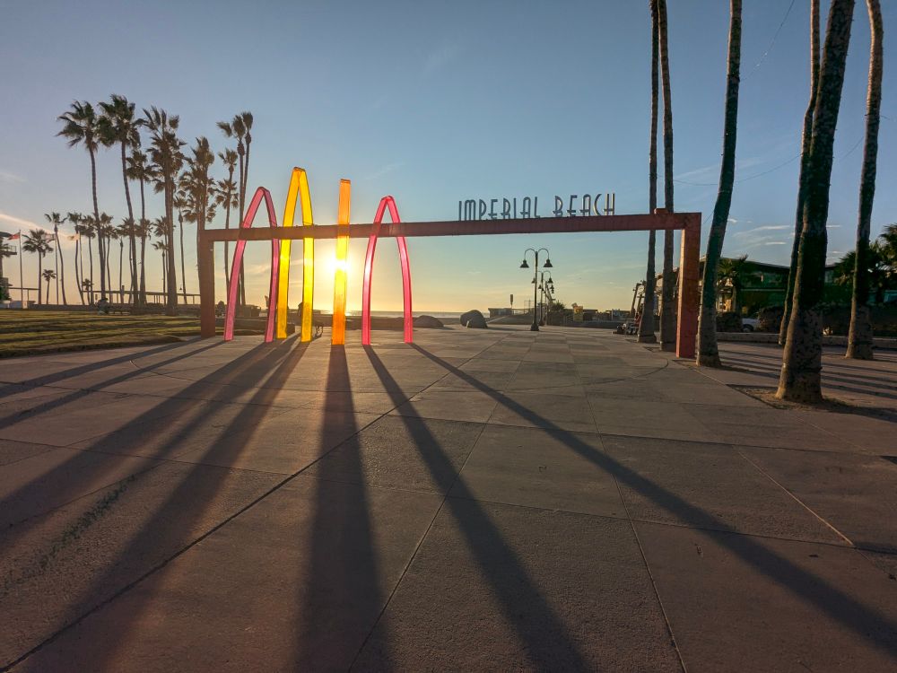 Gateway to Imperial Beach pier