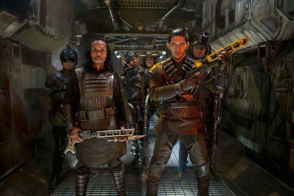 Yayan Ruhian and Iko Uwais on set of Star Wars Force Awakens