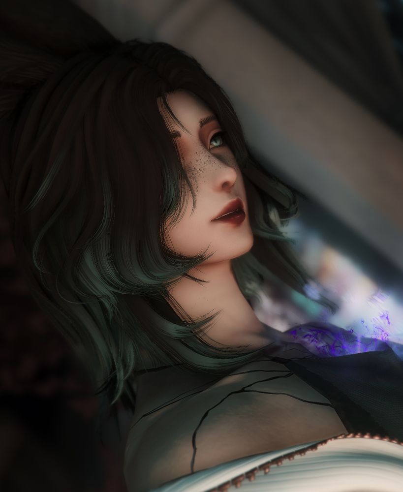 The FFXIV original character Masa is smiling slightly, looking to the right off screen.