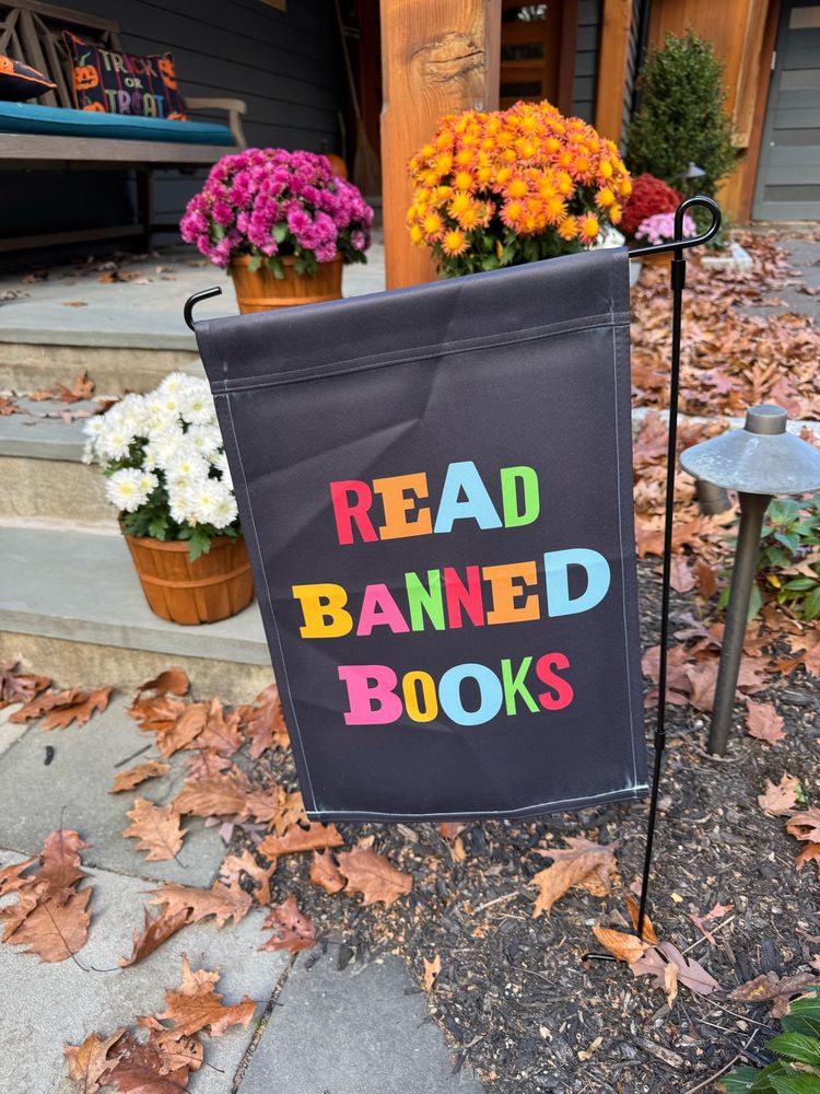 Black banner that reads…Read Banned Books