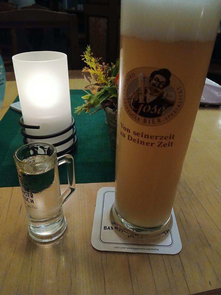 Gose Bier und Leipziger Allasch (Kuemmelschnaps)