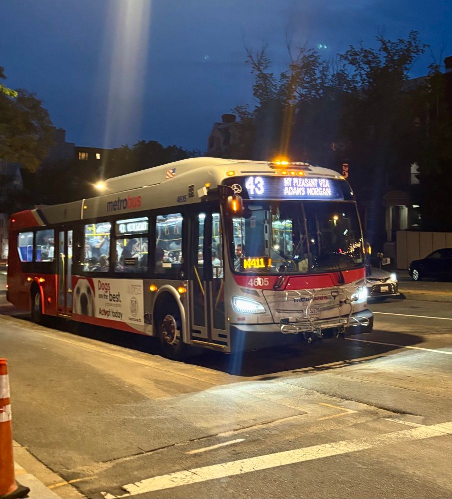 Bus 42/43 from Columbia heights via Adam morgan down Connecticut Ave NW to the White House. 