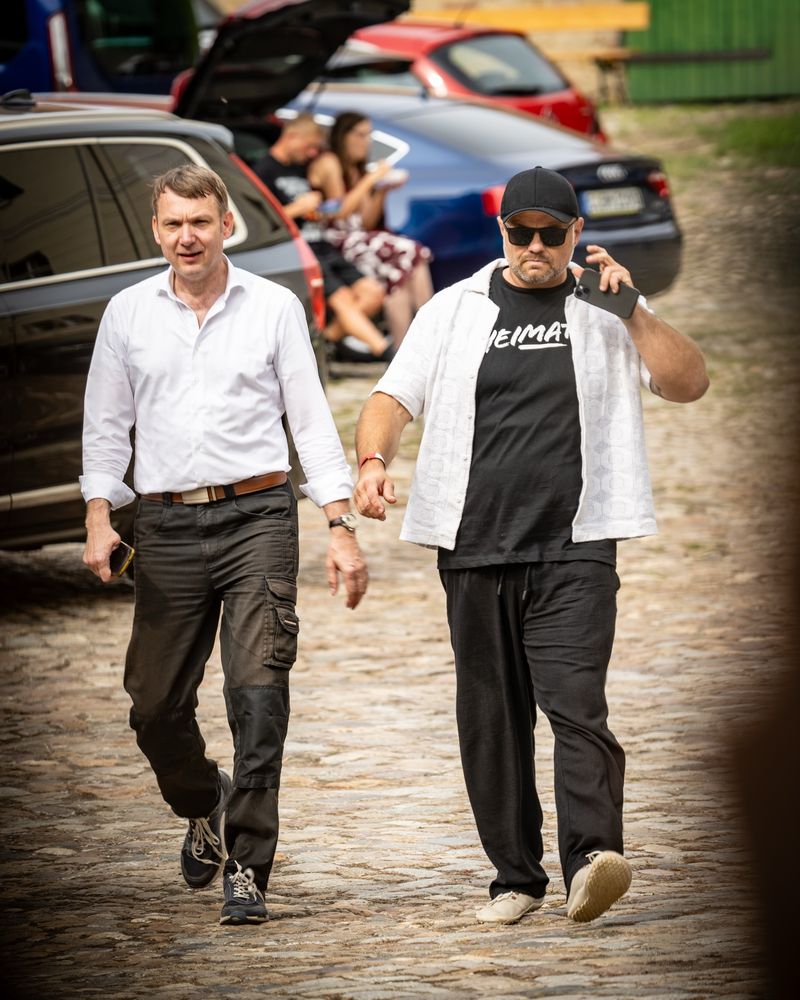 Ebenfalls beim Fest in Verantwortlicher Position: Christian Klar, hier mit André Poggenburg. Als ein Teilnehmer ausgeschlossen werden sollte, verhandelte Klar mit diesem. 
