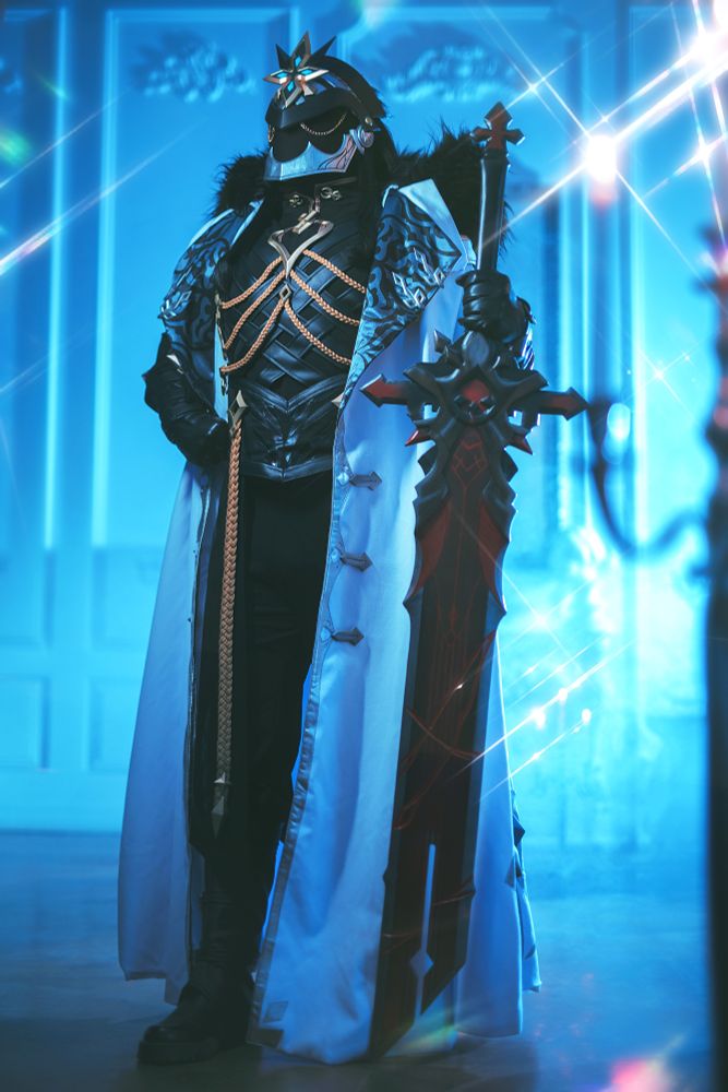 Capitano cosplay from Genshin Impact game