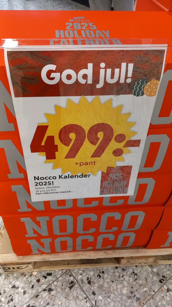 En pall med Noccos julkalender (24-pack energidryck)

Lapp på Ica:
God jul!
499:- +pant
Nocco Kalender 2025