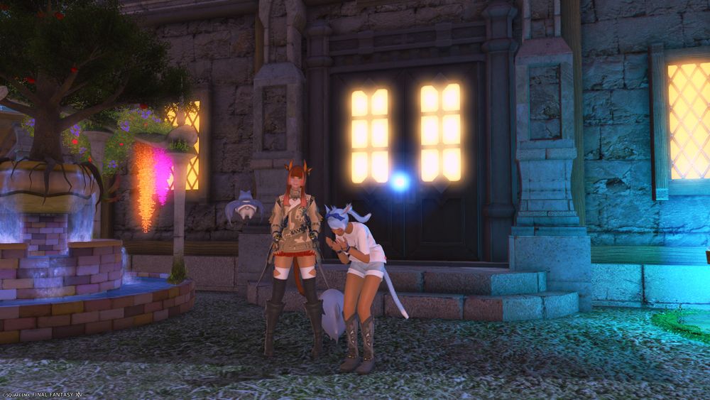 Naomi unbothered while Khuja is clearly very cold xD 