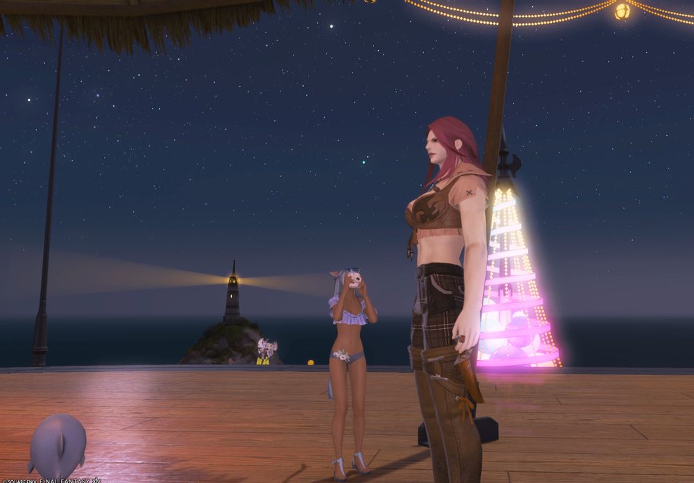Khuja taking photos of her girlfriend (exactly which part...?))