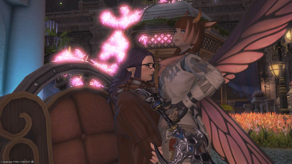were are you looking at Yvonne? :p (Naome looks like she is seated on her lap on the sofa)