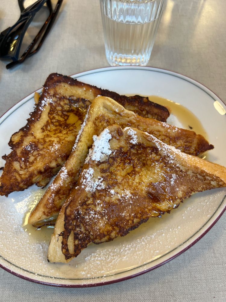 Operator Diner - Served with butter and icing sugar