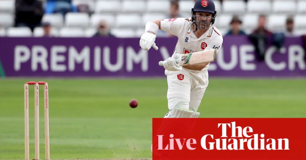 Worcestershire v Lancashire, Essex v Surrey: county cricket final day – live