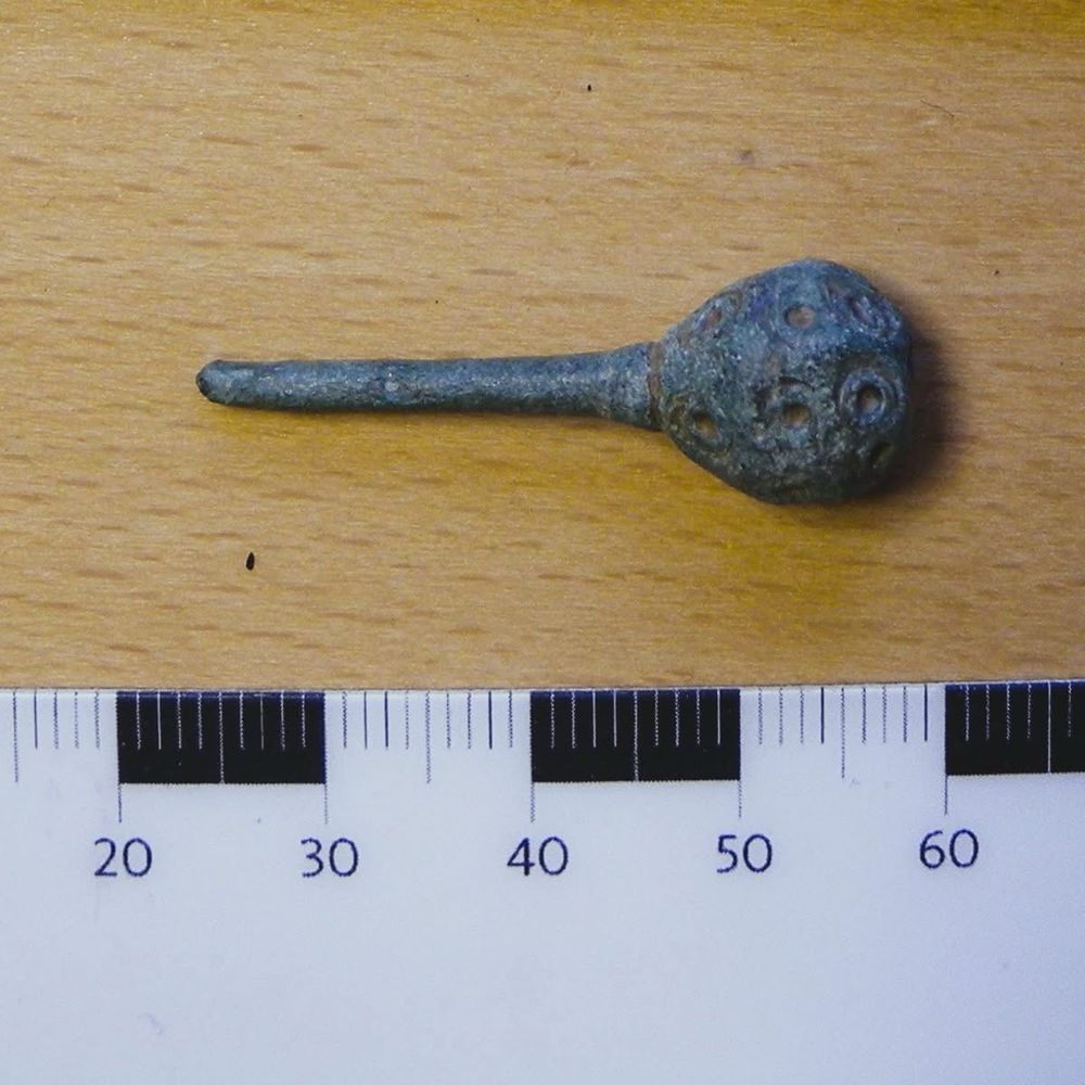 Saxon pin
