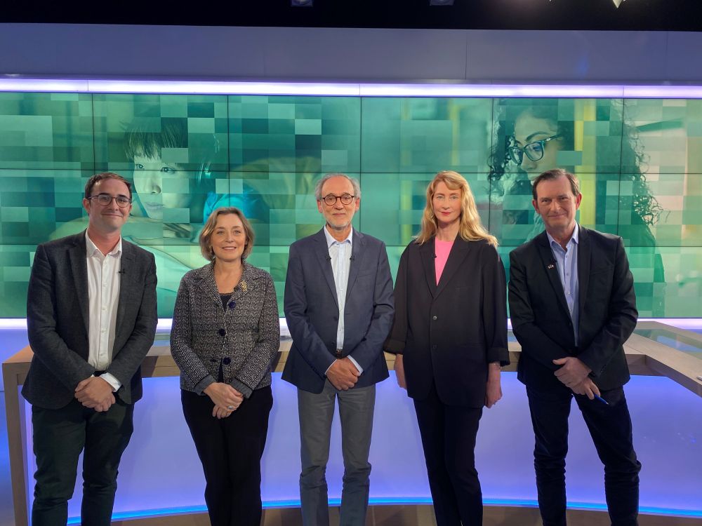 Raphaël Bouvier-Auclair, Radio Canada. Laurence Nardon, IFRI. Jérôme Cathala, Médiateur de France Télévisions. Kati Bremme, rédactrice en chef de MetaMedia. Alban Mikoczy, rédacteur en chef de L'heure américaine sur franceinfo télévision.