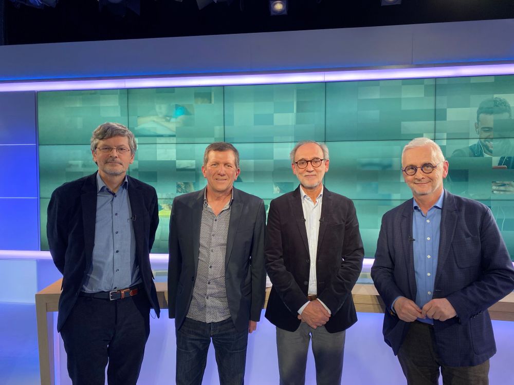 #Votre télé et vous ce soir sur France 3, avec Jean-François Amadieu (Paris1 Panthéon sorbonne), Thierry Fabre (magazine Challenge, Jérôme Cathala (médiateur de France Télévisions) et Jean-Paul Chapel (éditorialiste éco à France Télévisions)