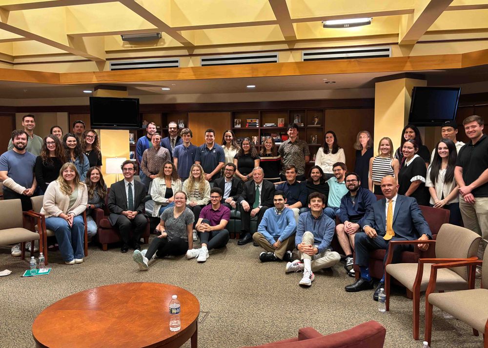 Illinois Law Students and Senator Dick Durbin pose for a portrait