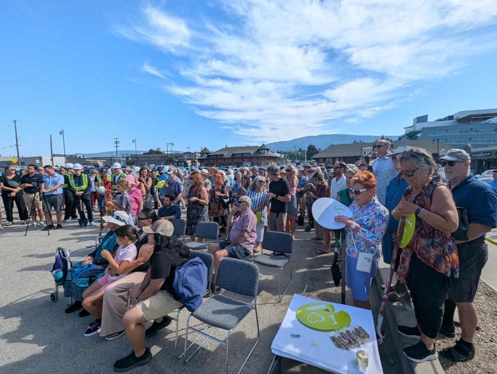 A crowd gathers for this historic day. 