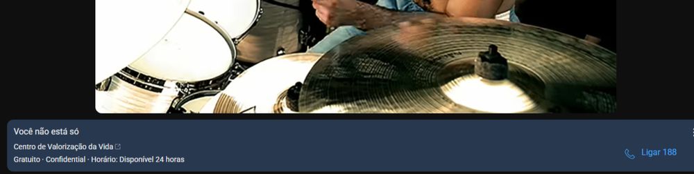 foto de um print do youtube com uma mensagem sobre suicídio e tal 