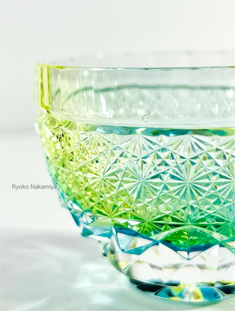 江戸切子   ぐい呑み「陽華」
edokirko
cut glass
sake glass
Ryoko Nakamiya
KIRIKO TORIKO