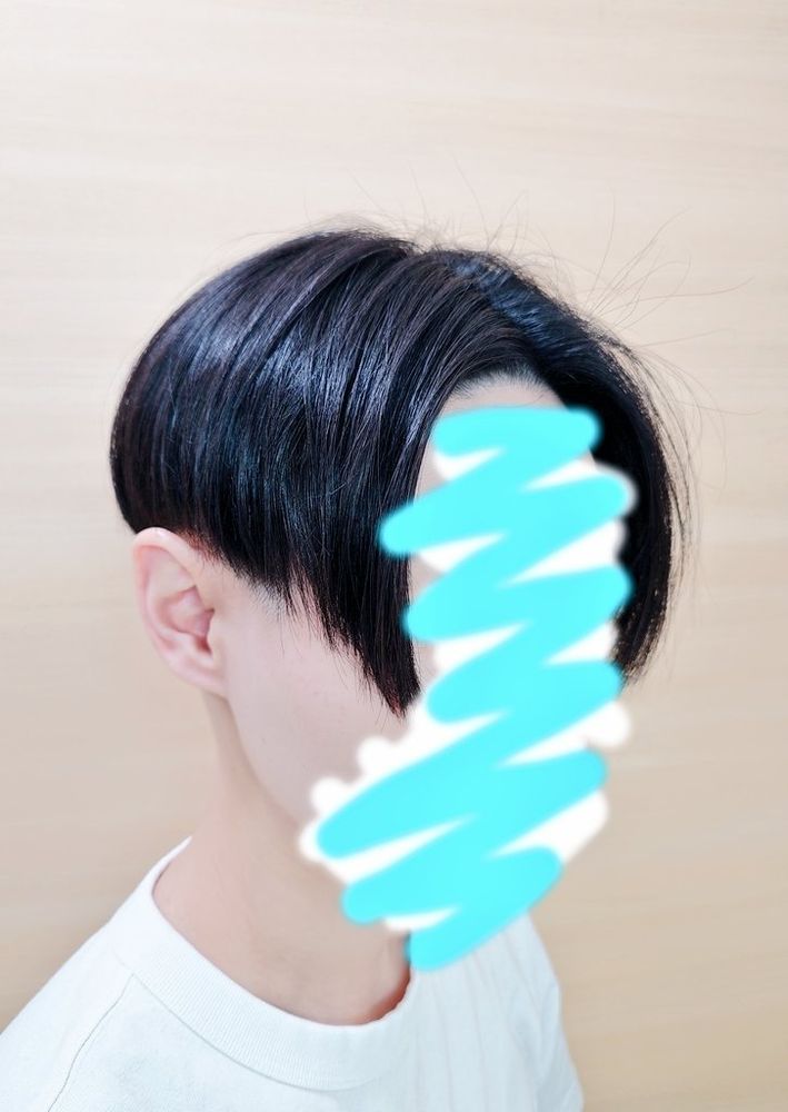 顔を塗りつぶした我が顔である。