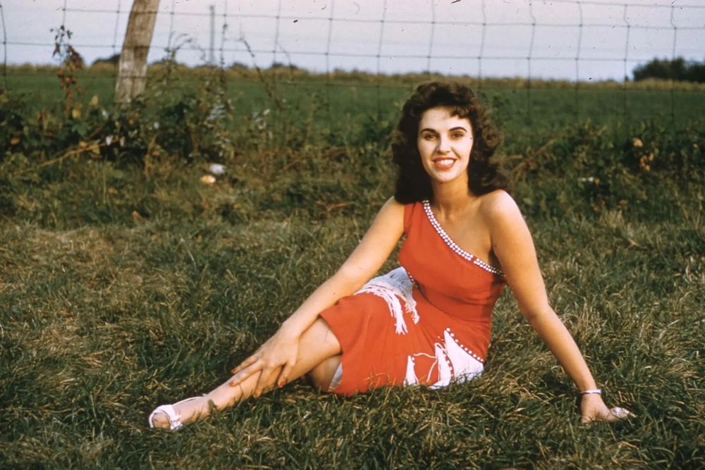 Photo of Wanda Jackson, rockabilly guitarist and performer. 