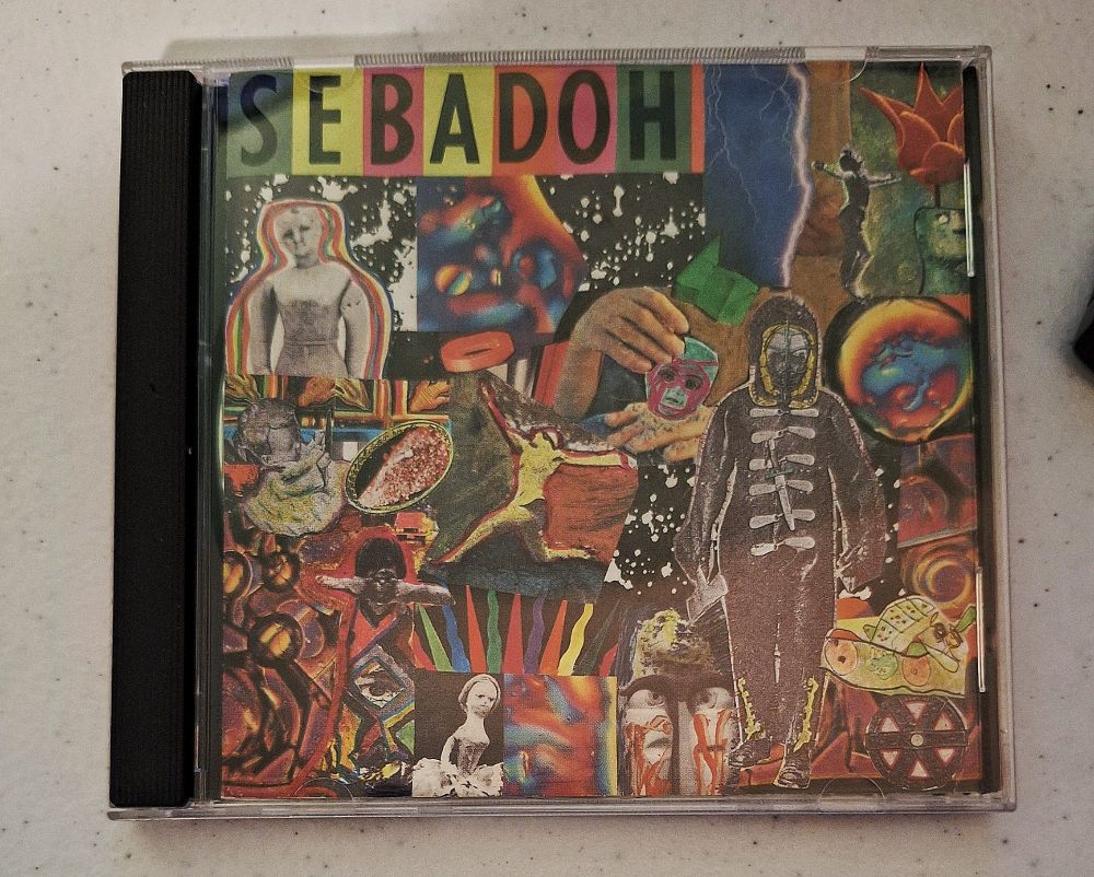 Sebadoh - Vampire 🖤
1992
https://youtu.be/7p3L5B1NFgY?si=587yk7gK3FGTCoLq