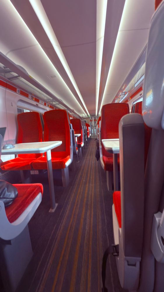 Picture of the inside of the empty quiet carriage on the LNER train to Edinburgh