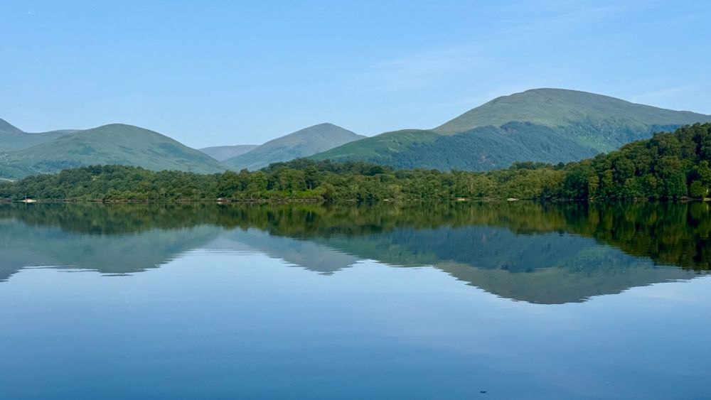 Early morning calm on Loch Lomond 