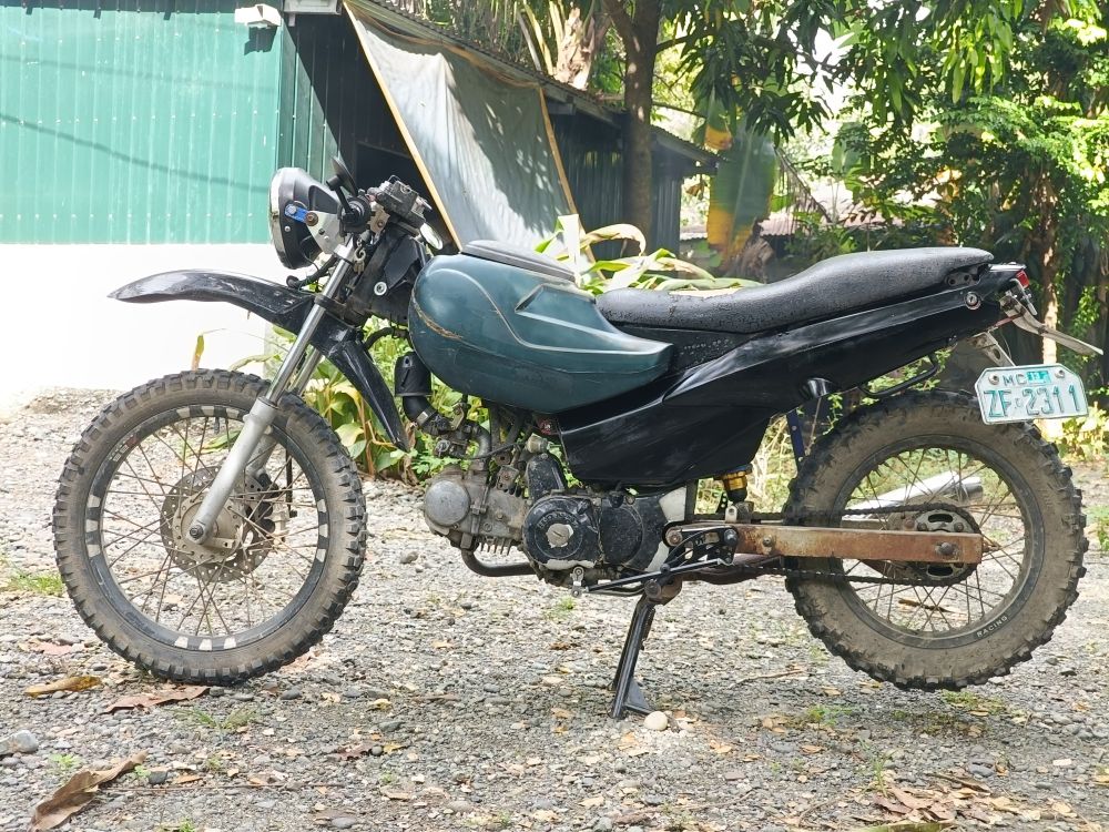 Side view with the old plate