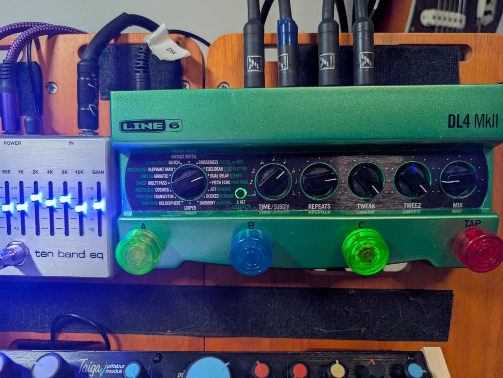 Line 6 dl4 ii on a vertically mounted pedal board 
