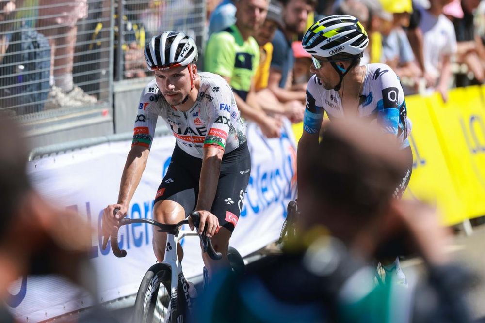 « Rien de grave » pour Joao Almeida, tombé dans le final de la 7e étape du Tour de France et touché au doigt et à une côte