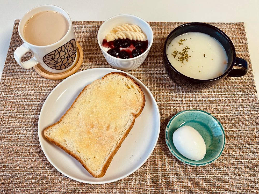 バタートースト/ゆでたまご/ポタージュ/フルーツヨーグルト/カフェオレ