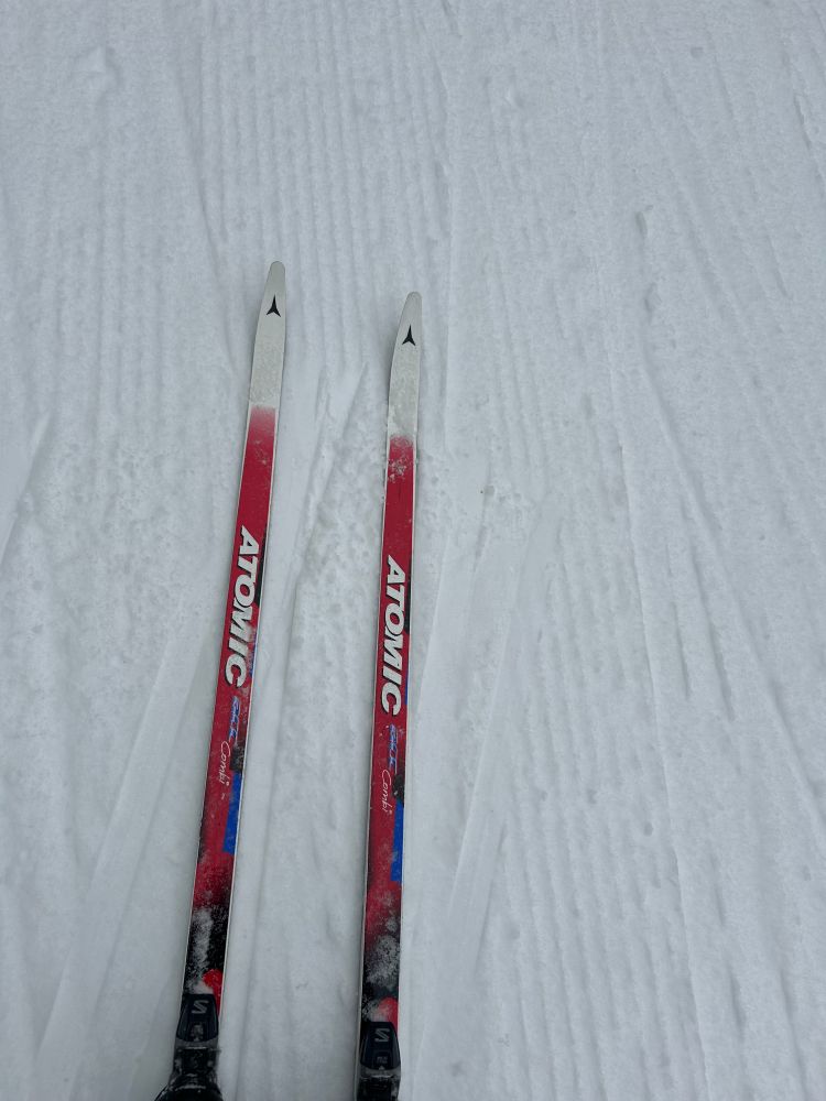 Sukseni  hiihtoladulla. Hiihdin 5 km tänään. Latujen kunto ei vielä ihan priimaa.
