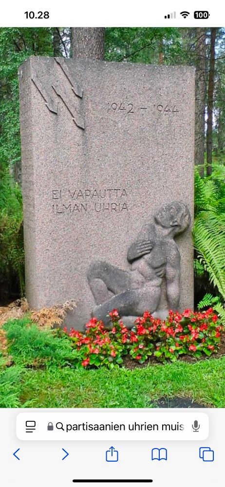 Partisaanien uhrien muistomerkki Kuhmossa. Kuva on netistä.