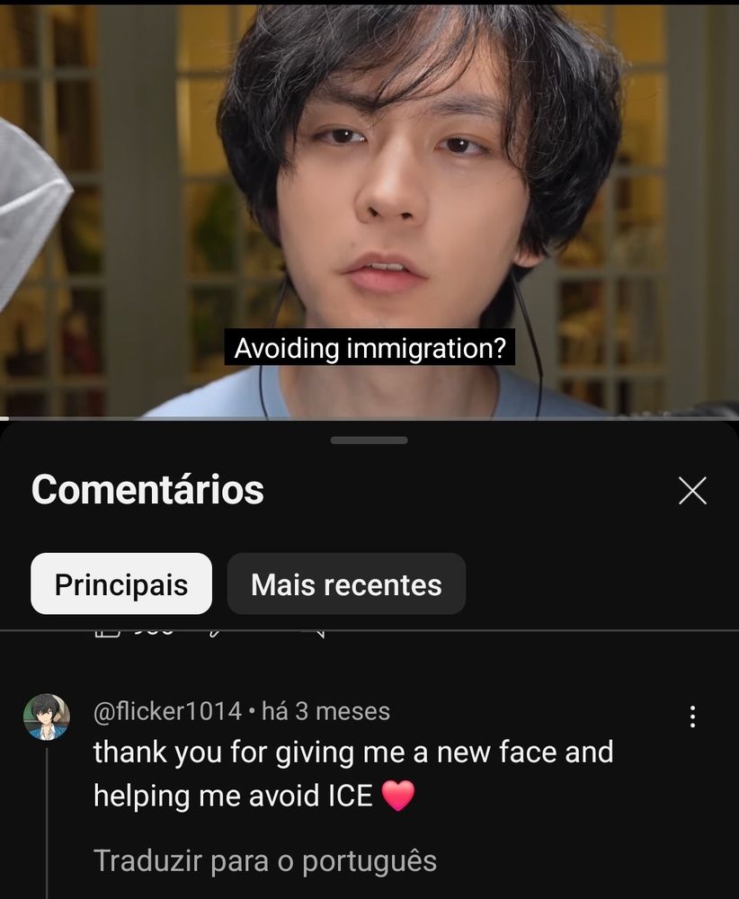 Print screen do mesmo vídeo, cuja legenda diz "está evitando a imigração?" com um comentário embaixo "obrigada por me dar um novo rosto e me ajudar a evitar a ICE (escrotos da imigração dos eua)