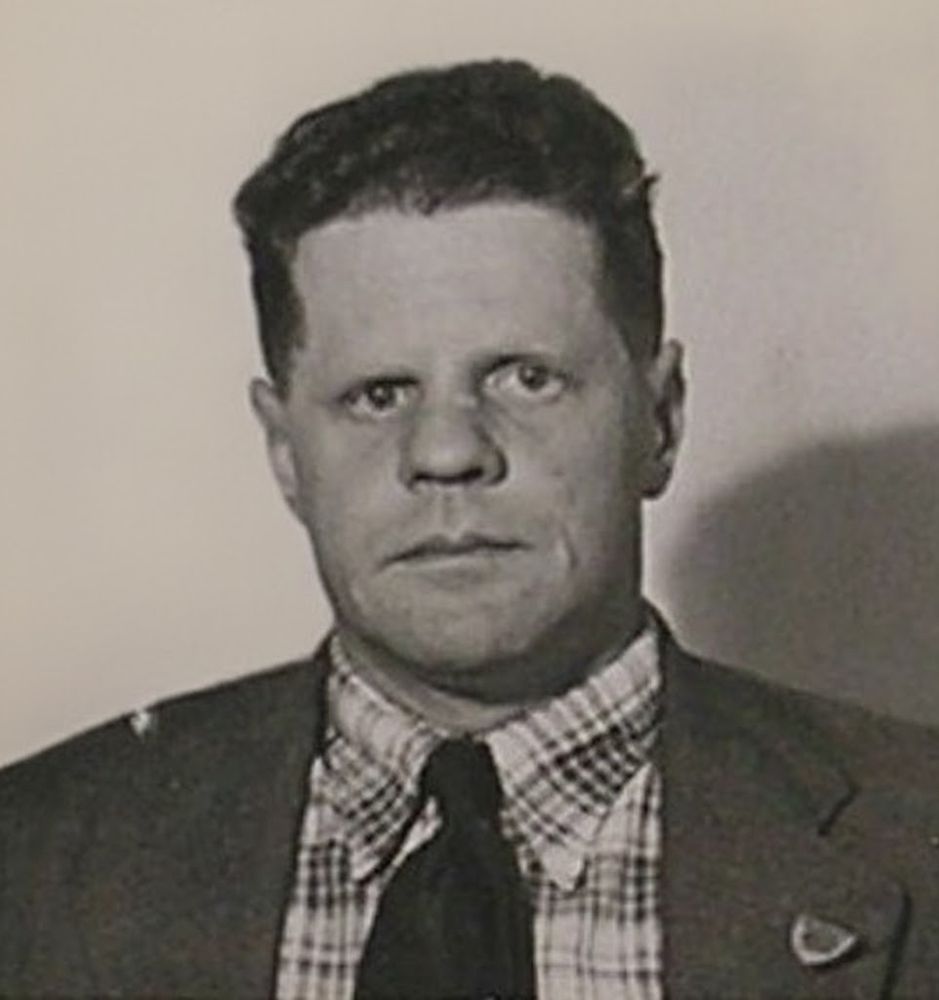 Portrait of Francis Woodley "Mike" Kendall from his Special Operations Executive personnel file. (courtesy The National Archives, Kew, HS 9/828/9)