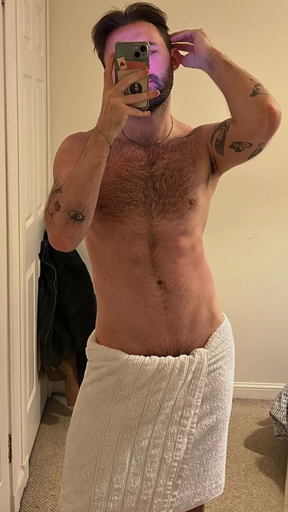 Now someone take the towel off