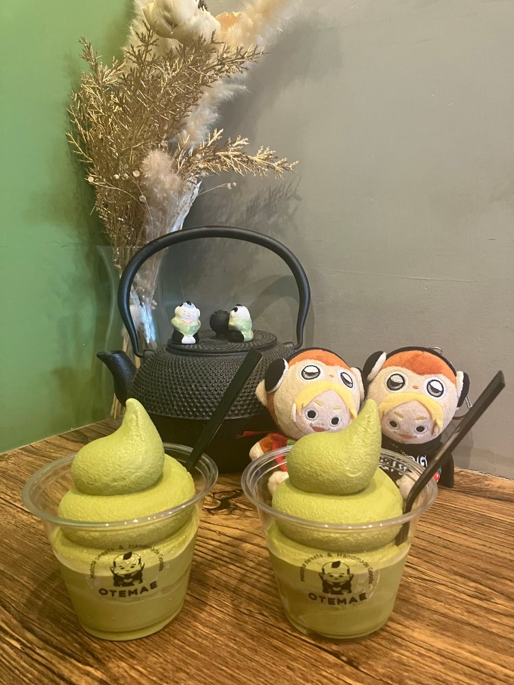 2つの抹茶ソフトクリーム