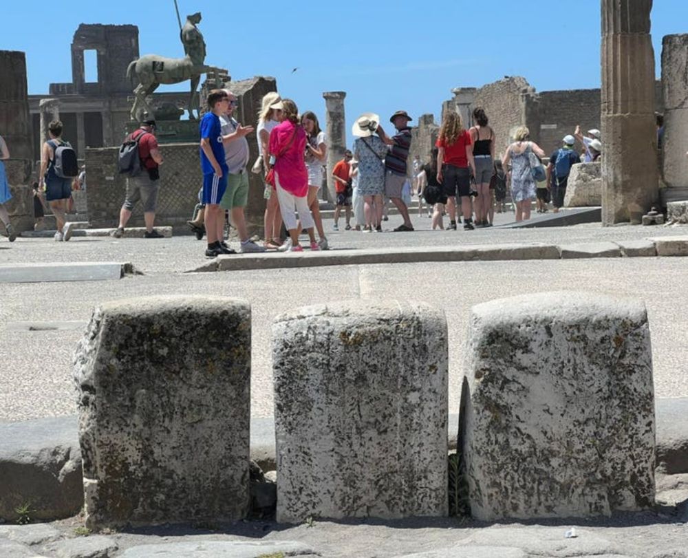 How Ancient Rome Restricted Four-Wheeled Traffic And Why Cargobikes Are Best For Modern Cities