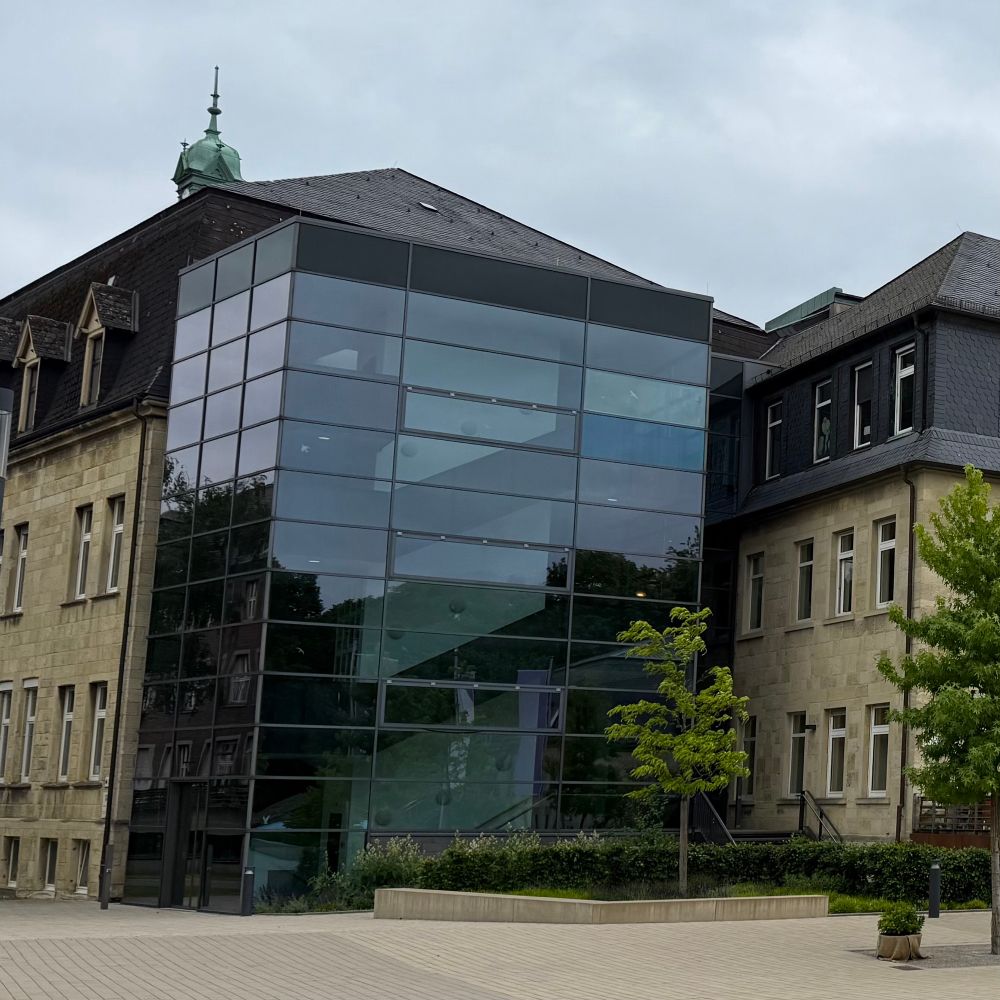 Großflächige Glasfassade des Stift Tilbeck