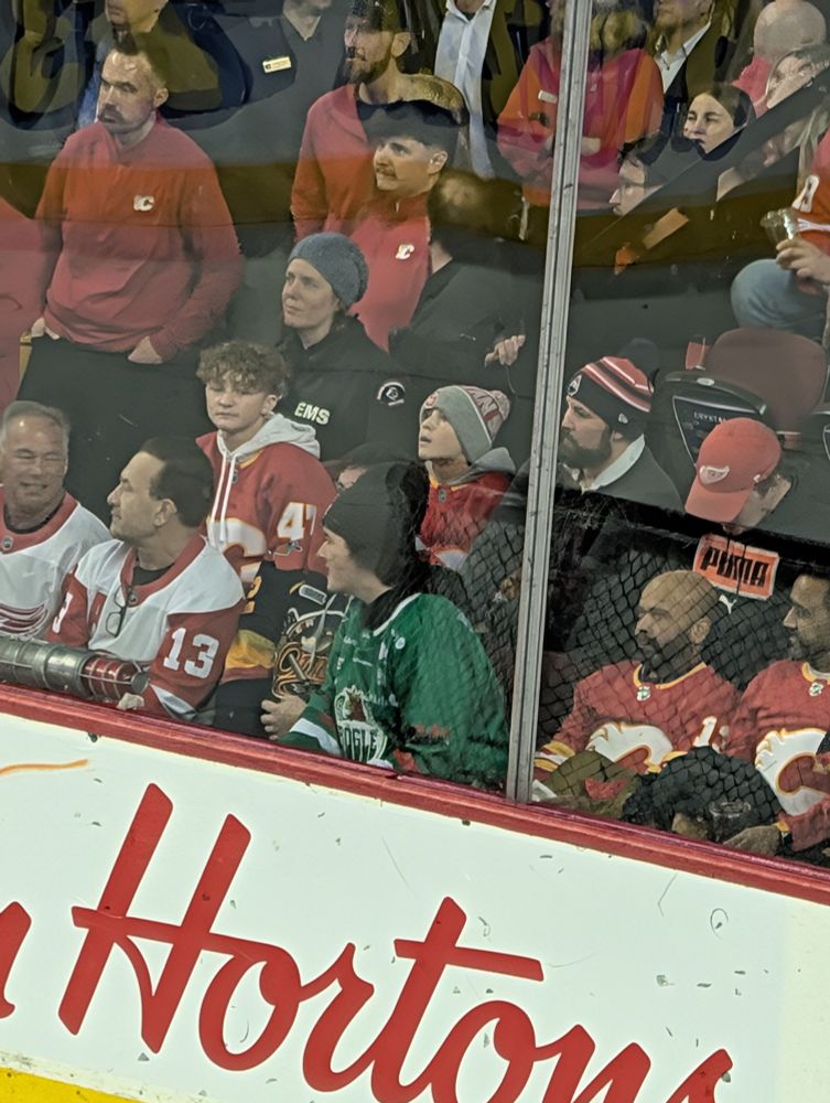 A man in a Seider Rogle jersey