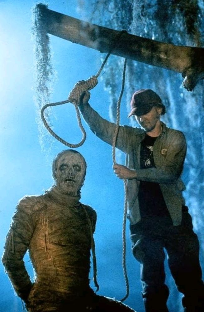 Still from the Amazing Stories episode Mummy Daddy