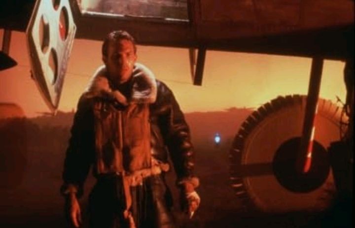 Still from the Amazing Stories episode The Mission