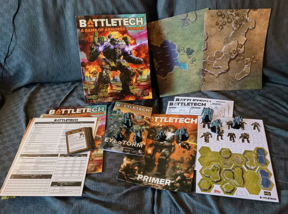 Miniatures/board game Battletech box set "a game of armored warfare" spread out.