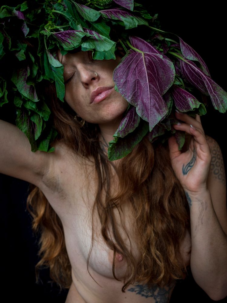 Kisa with amaranth leaves.